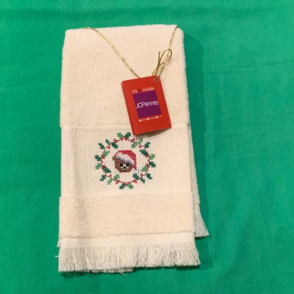 Vintage 2000-JCPenney Cream Festive Towel with Santa Design